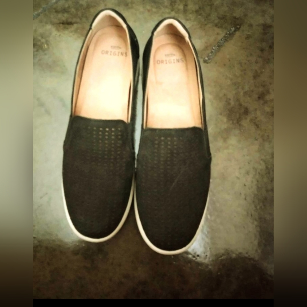 Earth Origins Elin Nubuck Leather Slip on Shoes New